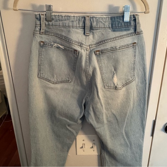 Abercrombie & Fitch The Mom High High Light Blue Ripped Knee Jenas - Picture 7 of 7